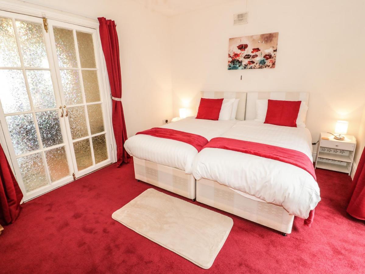 Llys Madoc, Basement Apartment Penmaenmawr Ngoại thất bức ảnh