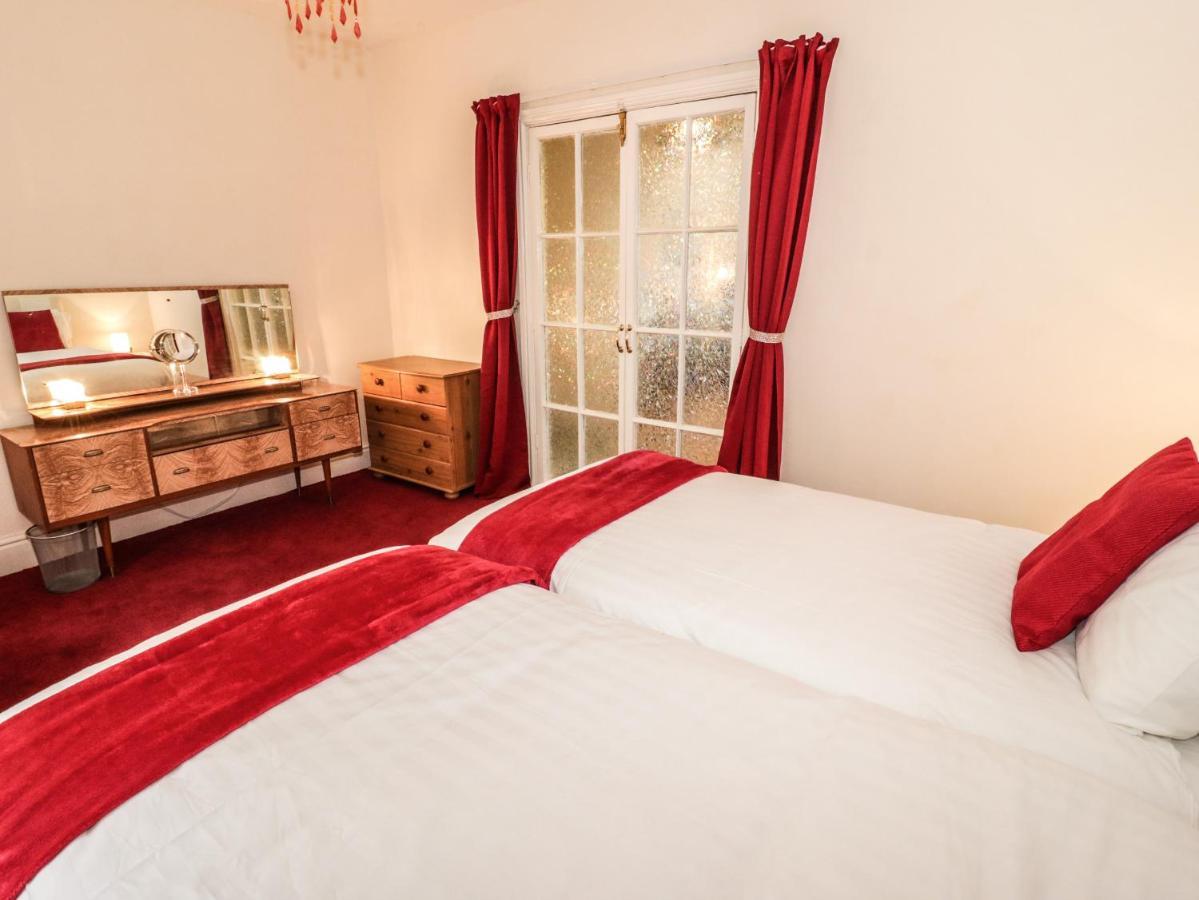Llys Madoc, Basement Apartment Penmaenmawr Ngoại thất bức ảnh